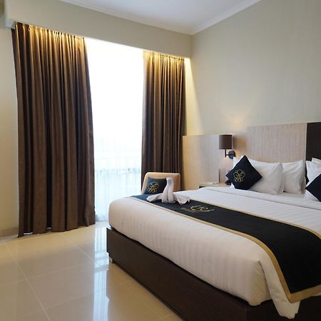 Riss Hotel Malioboro Yogyakarta Exteriör bild