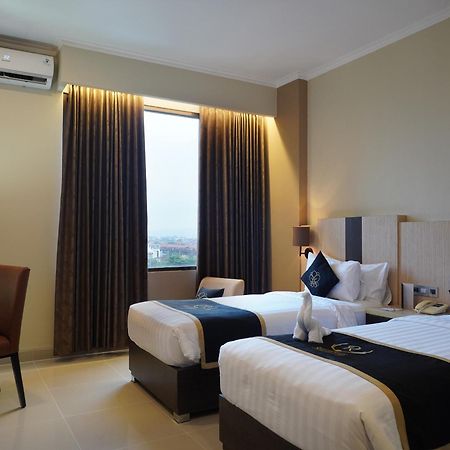 Riss Hotel Malioboro Yogyakarta Exteriör bild