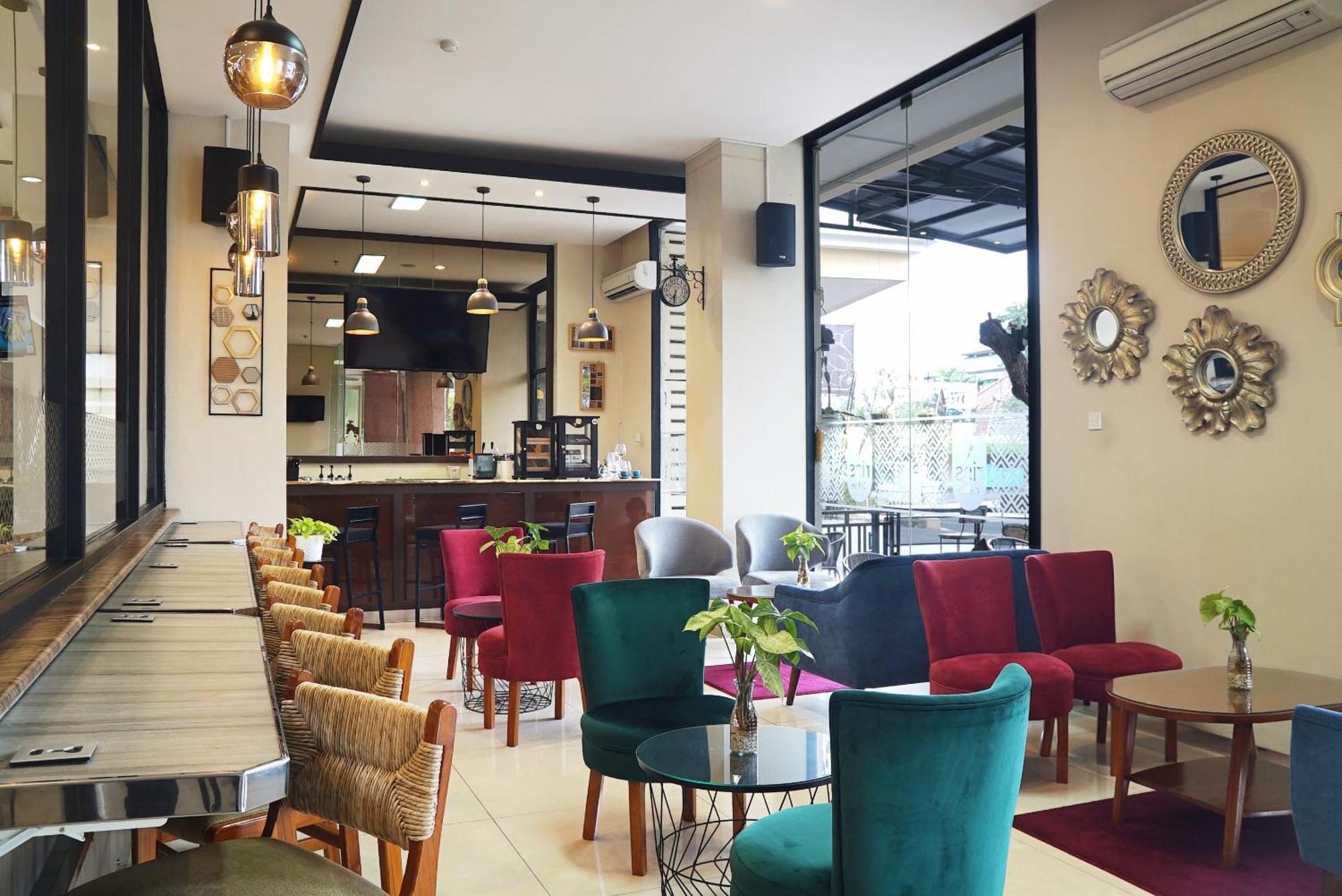 Riss Hotel Malioboro Yogyakarta Exteriör bild