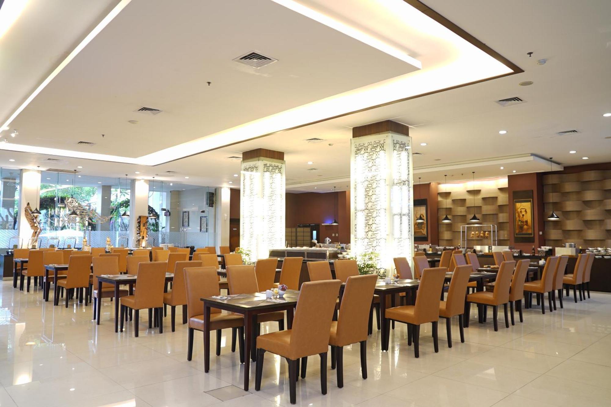 Riss Hotel Malioboro Yogyakarta Exteriör bild